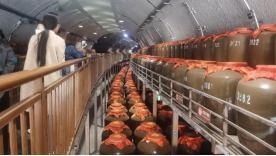 進(jìn)工廠,探陶香,尋找豫酒龍頭的成功密碼 河南報(bào)業(yè)全媒體豫酒行走進(jìn)仰韶酒業(yè)集團(tuán)